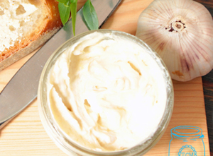 Creamy roasted garlic butter   1